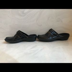 Braided Black Clogs